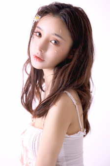 二次元女生开襟开叉裙穿搭壁纸